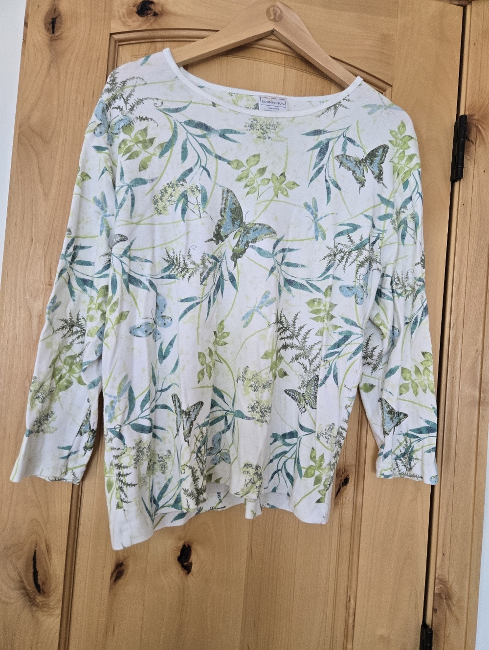 Morning Sun Women’s Lightweight White Botanical Butterfly Print Top XL